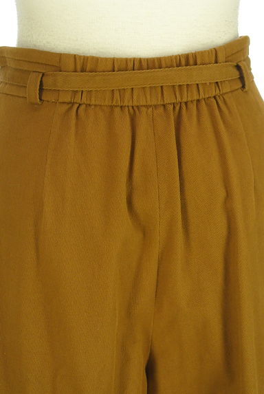 クリックで大画像表示 HUMAN WOMAN(ヒューマンウーマン)の古着「ベルト付きアンクル丈タックワイドパンツ(パンツ)」大画像5へ