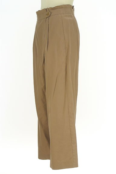 クリックで大画像表示 HUMAN WOMAN(ヒューマンウーマン)の古着「ななめタックワイドパンツ(パンツ)」大画像3へ