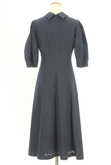 クリックで大画像表示 Maglie le cassetto(マーリエ ル カセット)の古着「M Maglie le cassetto 刺繍ロングワンピース(ワンピース・チュニック)」大画像2へ