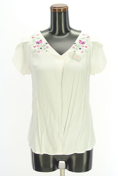 Fabulous Angela（ファビュラスアンジェラ）の古着「花刺繍入りブラウス（カットソー・プルオーバー）」大画像４へ