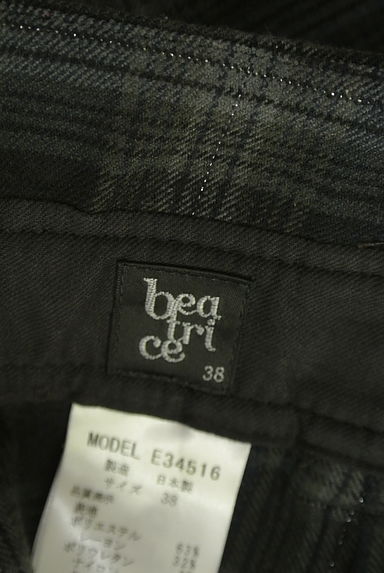 BEATRICE（ベアトリス）の古着「アシンメトリータックチェック柄ショートパンツ（ショートパンツ・ハーフパンツ）」大画像６へ