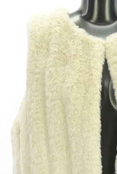 Who's Who Chico（フーズフーチコ）の古着「エコファーベスト（ベスト・ジレ）」大画像４へ