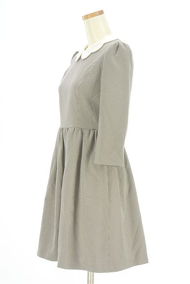 UNIVERVAL MUSE（ユニバーバルミューズ）の古着「付け衿千鳥格子柄ワンピース（ワンピース・チュニック）」大画像３へ