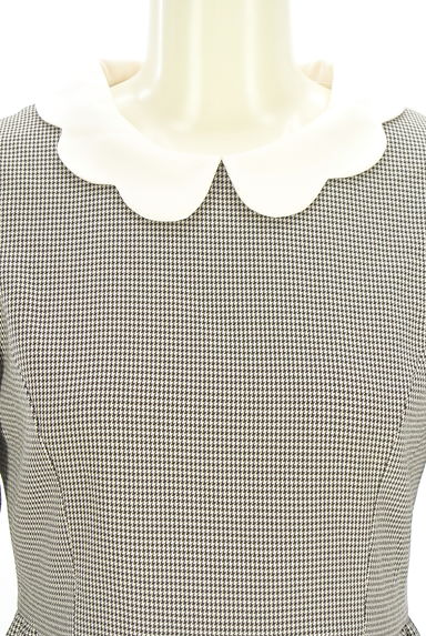 UNIVERVAL MUSE（ユニバーバルミューズ）の古着「付け衿千鳥格子柄ワンピース（ワンピース・チュニック）」大画像４へ