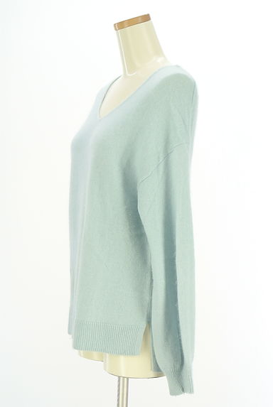 クリックで大画像表示 NATURAL BEAUTY BASIC(ナチュラルビューティベーシック)の古着「Vネックふんわりニット(ニット)」大画像3へ