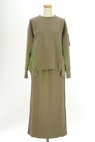 クリックで大画像表示 DOUDOU(ドゥドゥ)の古着「スウェットセットアップ(セットアップ(ジャケット+スカート))」大画像1へ