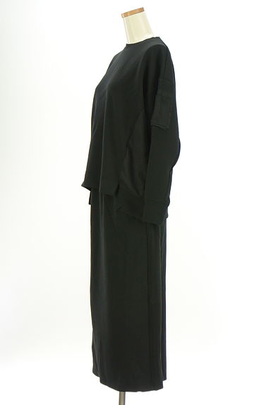 クリックで大画像表示 DOUDOU(ドゥドゥ)の古着「スウェットセットアップ(セットアップ(ジャケット+スカート))」大画像3へ