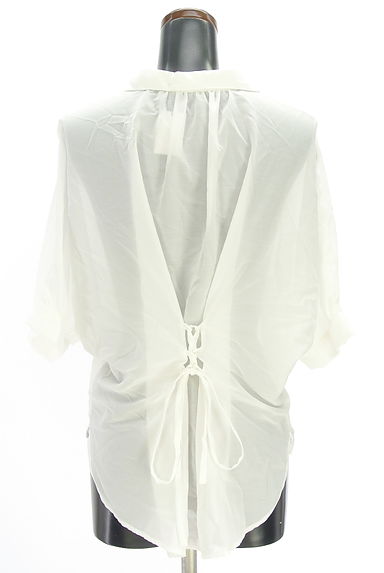 クリックで大画像表示 MISCH MASCH(ミッシュマッシュ)の古着「バックレースアップドルマンブラウス(ブラウス)」大画像2へ