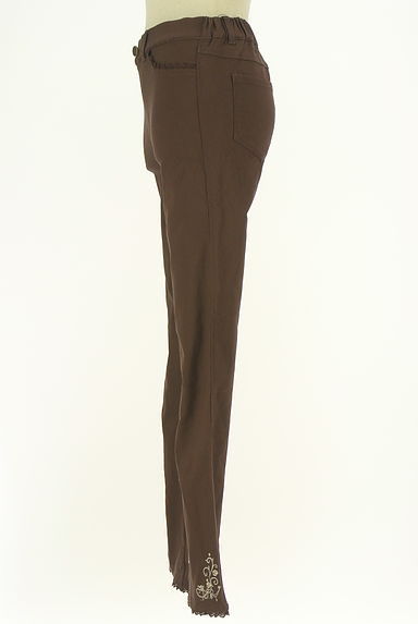 クリックで大画像表示 axes femme(アクシーズファム)の古着「刺繍入りストレッチストレートパンツ(パンツ)」大画像3へ