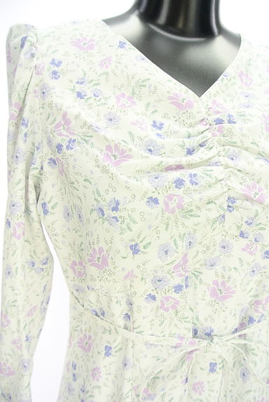 クリックで大画像表示 PROPORTION BODY DRESSING(プロポーションボディドレッシング)の古着「花柄ロングフレアワンピース(ワンピース・チュニック)」大画像4へ