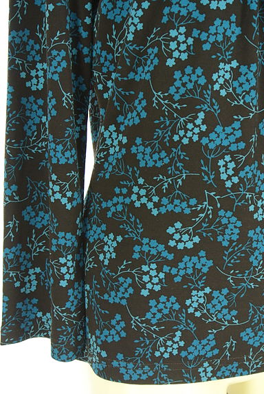 クリックで大画像表示 Laura Ashley(ローラアシュレイ)の古着「花柄ストレッチカットソー(カットソー・プルオーバー)」大画像5へ