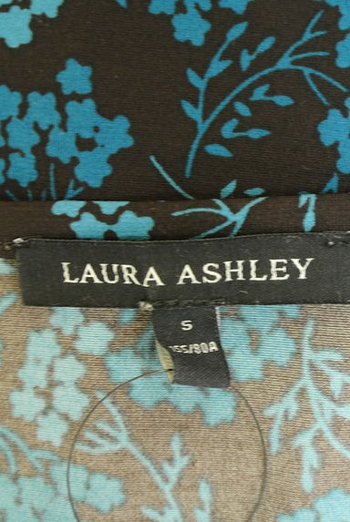 クリックで大画像表示 Laura Ashley(ローラアシュレイ)の古着「花柄ストレッチカットソー(カットソー・プルオーバー)」大画像6へ