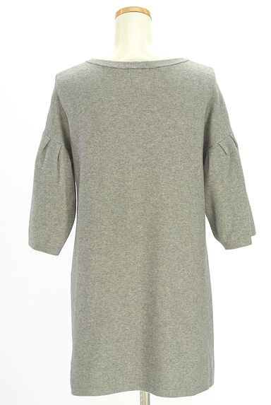 クリックで大画像表示 Tiaclasse(ティアクラッセ)の古着「フレアスリーブニットチュニック(ニット)」大画像2へ