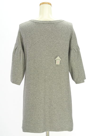 クリックで大画像表示 Tiaclasse(ティアクラッセ)の古着「フレアスリーブニットチュニック(ニット)」大画像4へ