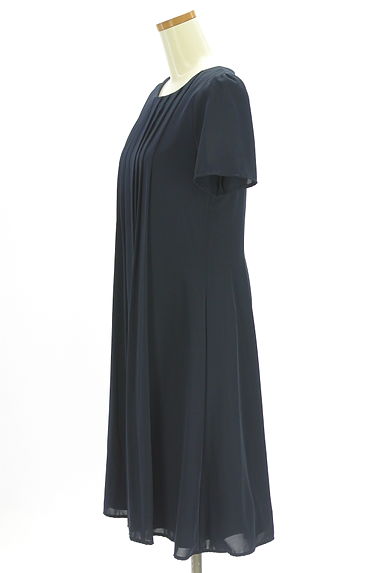 クリックで大画像表示 Tiaclasse(ティアクラッセ)の古着「ピンタック膝下ワンピース(ワンピース・チュニック)」大画像3へ