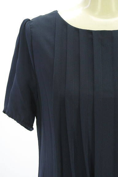 クリックで大画像表示 Tiaclasse(ティアクラッセ)の古着「ピンタック膝下ワンピース(ワンピース・チュニック)」大画像4へ