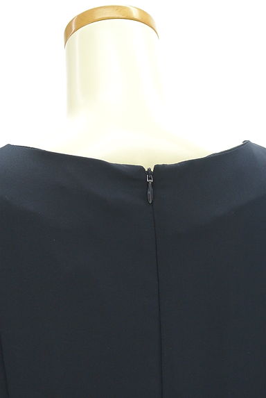 クリックで大画像表示 Tiaclasse(ティアクラッセ)の古着「ピンタック膝下ワンピース(ワンピース・チュニック)」大画像5へ