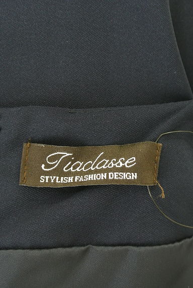 クリックで大画像表示 Tiaclasse(ティアクラッセ)の古着「ピンタック膝下ワンピース(ワンピース・チュニック)」大画像6へ