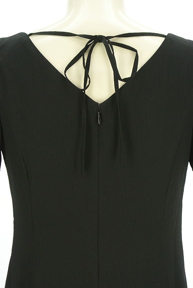 クリックで大画像表示 PROPORTION BODY DRESSING(プロポーションボディドレッシング)の古着「後ろVネックロングフレアワンピース(ワンピース・チュニック)」大画像4へ