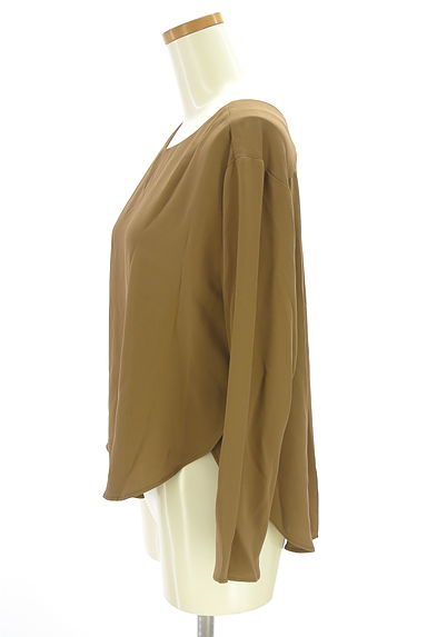 クリックで大画像表示 KBF(ケービーエフ)の古着「KBF+ バックタックカットソー(カットソー・プルオーバー)」大画像3へ