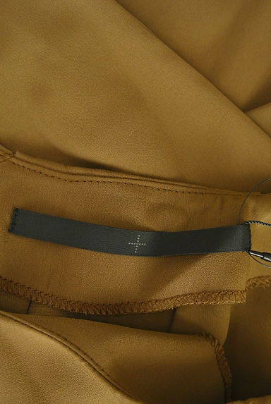 クリックで大画像表示 KBF(ケービーエフ)の古着「KBF+ バックタックカットソー(カットソー・プルオーバー)」大画像6へ