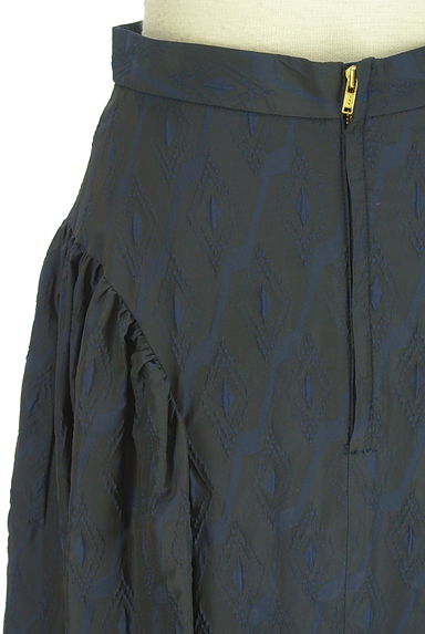 ROPE（ロペ）の古着「ぷっくり総柄地ロングスカート（ロングスカート・マキシスカート）」大画像４へ