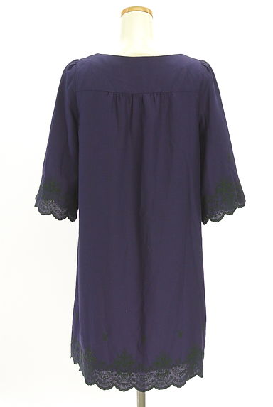 Te chichi（テチチ）の古着「刺しゅう入りスカラップチュニック（ワンピース・チュニック）」大画像２へ