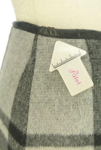 anySiS（エニィスィス）の古着「リバーシブル巻きスカート（スカート）」大画像４へ