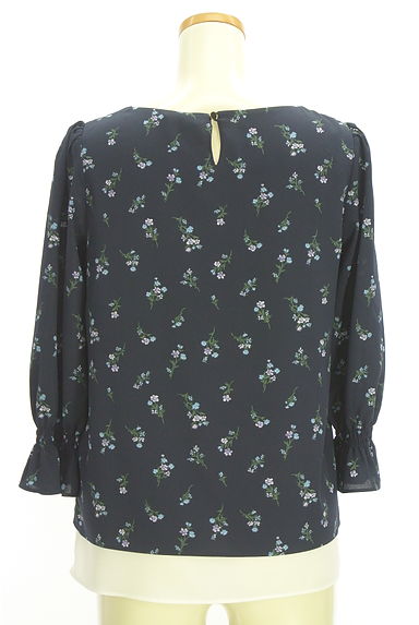 クリックで大画像表示 組曲(クミキョク)の古着「レイヤード風花柄シフォンカットソー(カットソー・プルオーバー)」大画像2へ