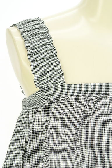 RESEXXY（リゼクシー）の古着「ギンガムチェック柄クロップドフレアキャミ（カットソー・プルオーバー）」大画像４へ