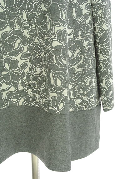 LEILIAN（レリアン）の古着「花柄プリントフレアチュニック（カットソー・プルオーバー）」大画像５へ