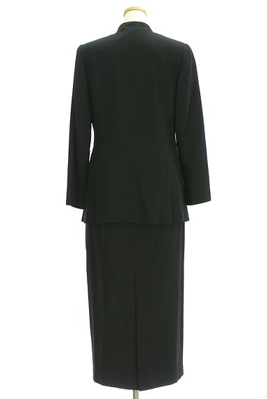 クリックで大画像表示 HIROKO KOSHINO(ヒロココシノ)の古着「ジャケット+ロングスカート(セットアップ(ジャケット+スカート))」大画像2へ