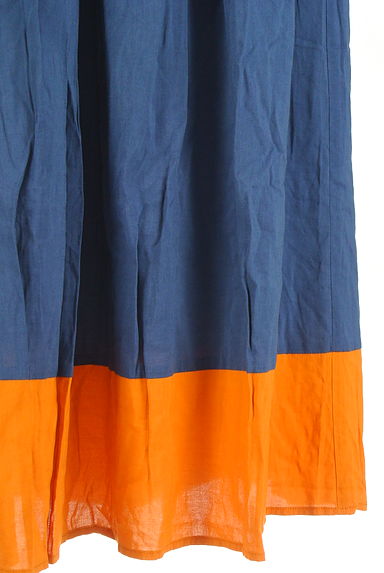 MOUSSY（マウジー）の古着「バイカラーロングフレアスカート（ロングスカート・マキシスカート）」大画像５へ