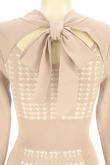 クリックで大画像表示 rienda(リエンダ)の古着「千鳥格子柄モックネックニットワンピース(ワンピース・チュニック)」大画像4へ