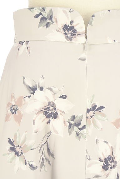 クリックで大画像表示 PROPORTION BODY DRESSING(プロポーションボディドレッシング)の古着「花柄ロングスカート(ロングスカート・マキシスカート)」大画像4へ