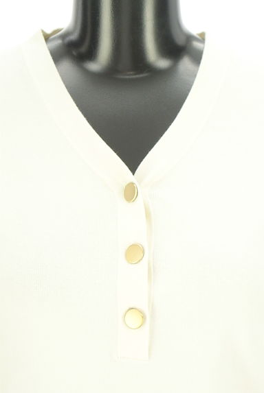 UNTITLED（アンタイトル）の古着「8分袖Vネックニット（ニット）」大画像４へ