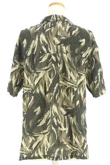 クリックで大画像表示 AZUL BY MOUSSY(アズールバイマウジー)の古着「オープンカラーシャツ(ブラウス)」大画像2へ