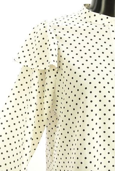 クリックで大画像表示 SHIPS(シップス)の古着「SHIPS any 肩フリルドットブラウス(ブラウス)」大画像5へ