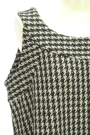 クリックで大画像表示 TABASA(タバサ)の古着「千鳥格子柄ひざ上ニットワンピース(キャミワンピース)」大画像4へ