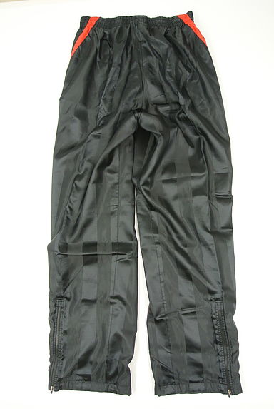 クリックで大画像表示 PUMA(プーマ)の古着「裏起毛ジャージパンツ(ジャージボトムス)」大画像2へ