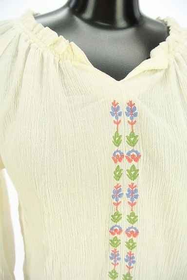 Samansa Mos2（サマンサモスモス）の古着「ehka sopo 花柄刺繍カットソー（カットソー・プルオーバー）」大画像４へ