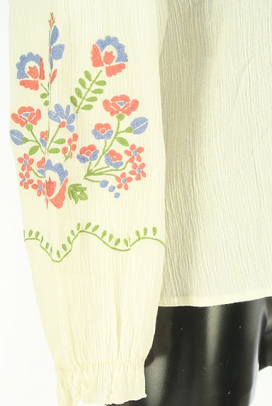 Samansa Mos2（サマンサモスモス）の古着「ehka sopo 花柄刺繍カットソー（カットソー・プルオーバー）」大画像５へ