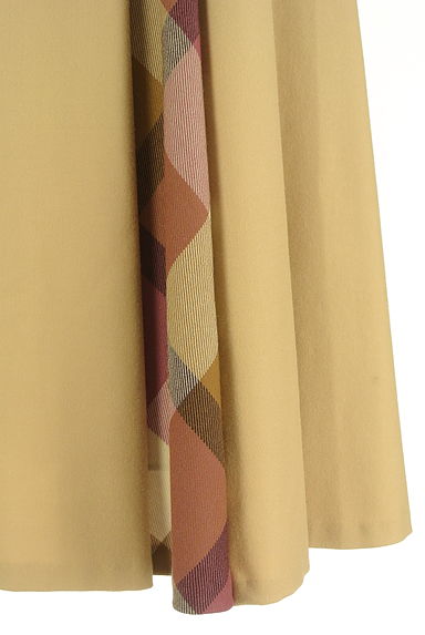 クリックで大画像表示 BLUE LABEL CRESTBRIDGE(ブルーレーベル・クレストブリッジ)の古着「チェック切替ロングフレアスカート(ロングスカート・マキシスカート)」大画像5へ