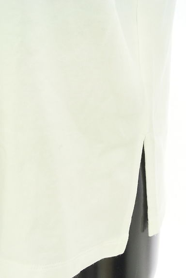 クリックで大画像表示 NATURAL BEAUTY BASIC(ナチュラルビューティベーシック)の古着「半そでプリントTシャツ(Tシャツ)」大画像5へ