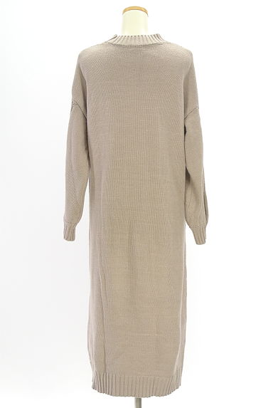クリックで大画像表示 axes femme(アクシーズファム)の古着「サイドボタンケーブルニットワンピース(ワンピース・チュニック)」大画像2へ
