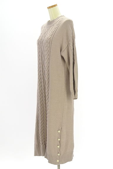 クリックで大画像表示 axes femme(アクシーズファム)の古着「サイドボタンケーブルニットワンピース(ワンピース・チュニック)」大画像3へ