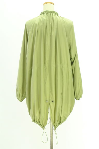 クリックで大画像表示 TICCA(ティッカ)の古着「マウンテンパーカー(ブルゾン・スタジャン)」大画像2へ