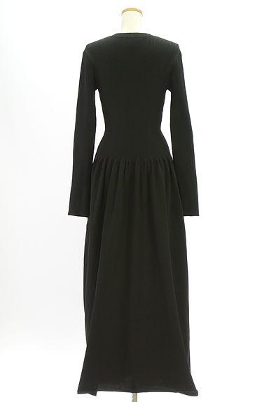 クリックで大画像表示 ETRE TOKYO(エトレトウキョウ)の古着「ロングフレアニットワンピース(ワンピース・チュニック)」大画像2へ