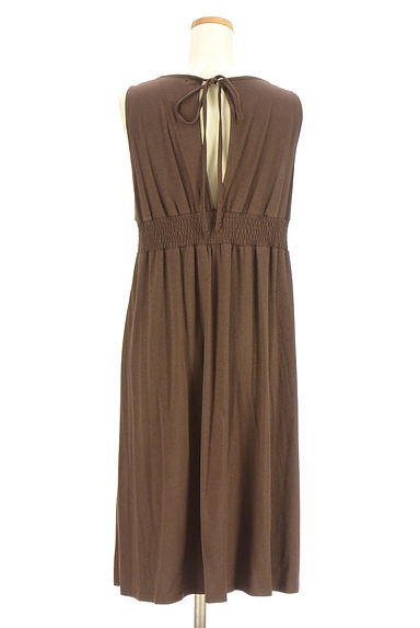 クリックで大画像表示 ROSE BUD(ローズバッド)の古着「ストレッチ膝下ワンピース(キャミワンピース)」大画像2へ