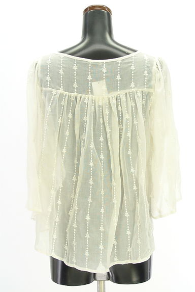 クリックで大画像表示 earth music&ecology(アースミュージック&エコロジー)の古着「刺繍入りシアーブラウス(カットソー・プルオーバー)」大画像2へ